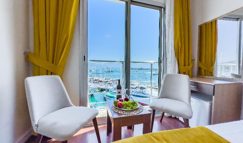 En fazla 2 yetişkin.