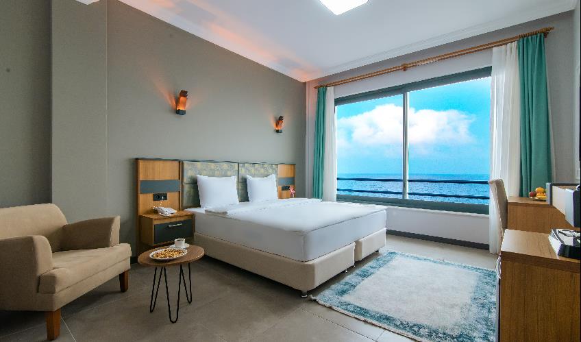 En fazla 2 yetişkin.