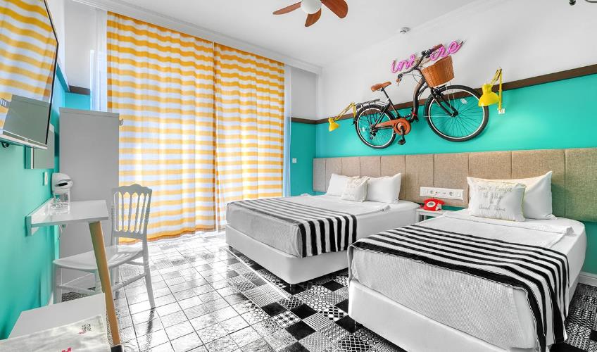 En az 3 yetişkin, En fazla 4 yetişkin + 1 bebek (0-2 yaş) veya 3 yetişkin + 1 çocuk + 1 bebek (0-2 yaş).