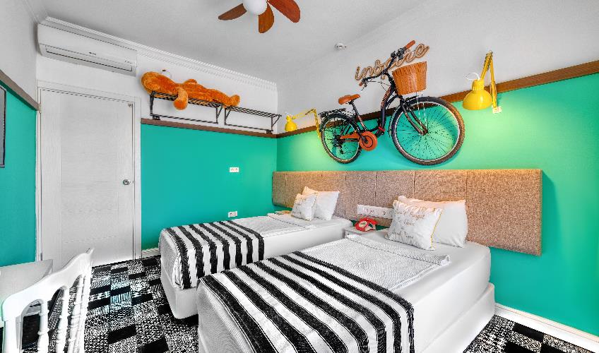 En az 3 yetişkin, En fazla 4 yetişkin + 1 bebek (0-2 yaş) veya 3 yetişkin + 1 çocuk + 1 bebek (0-2 yaş).