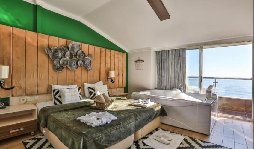 En fazla 2 yetişkin + 1 bebek (0-2 yaş) veya 1 yetişkin + 1 çocuk + 1 bebek (0-2 yaş).