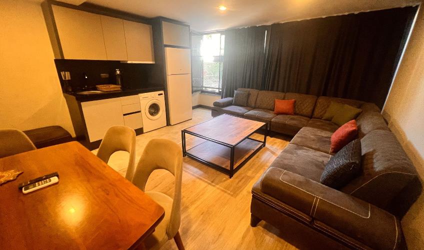 En az 2 yetişkin, En fazla 3 yetişkin + 1 bebek (0-2 yaş).