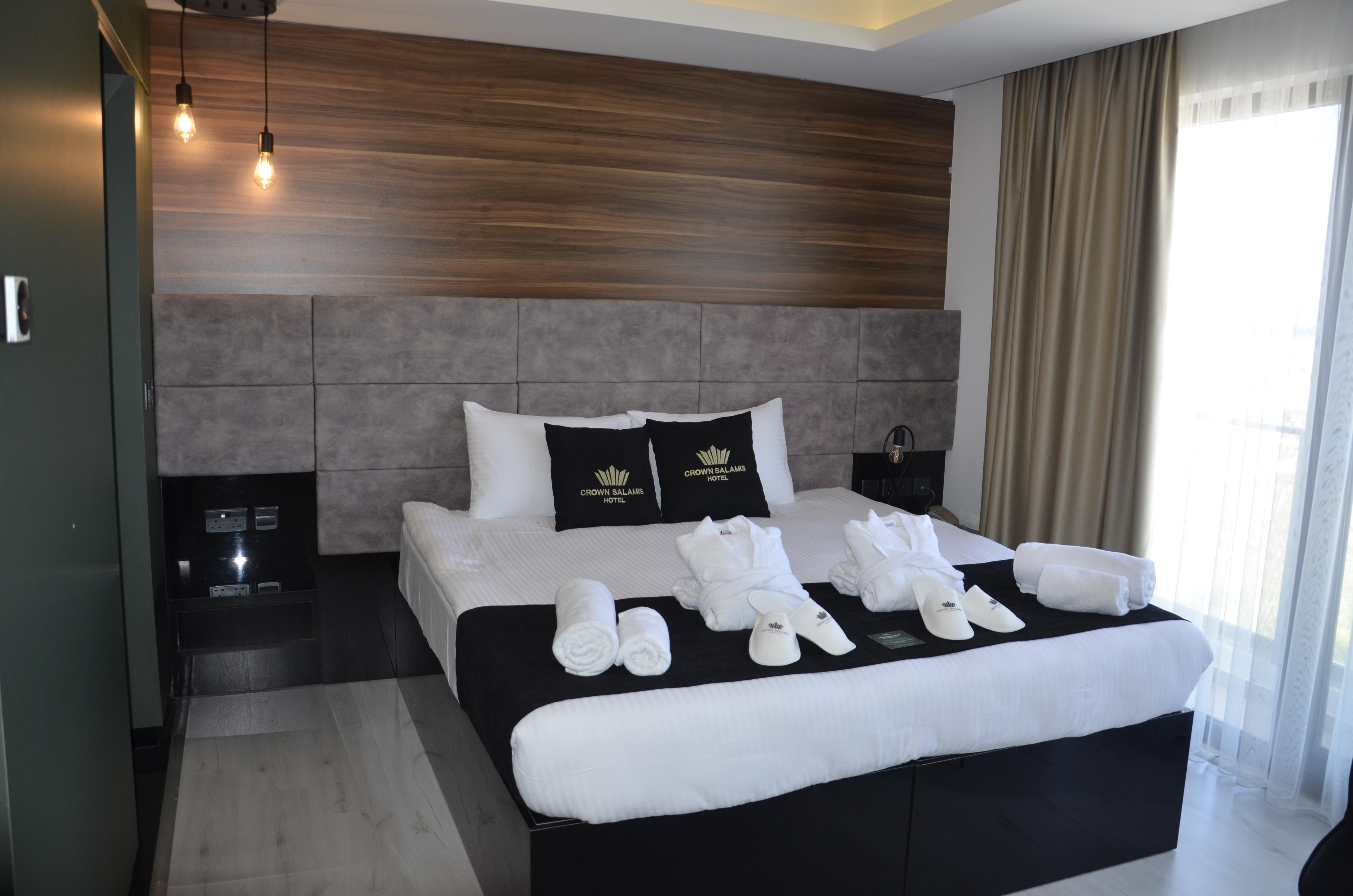 En fazla 2 yetişkin + 1 çocuk veya 1 yetişkin + 1 çocuk.