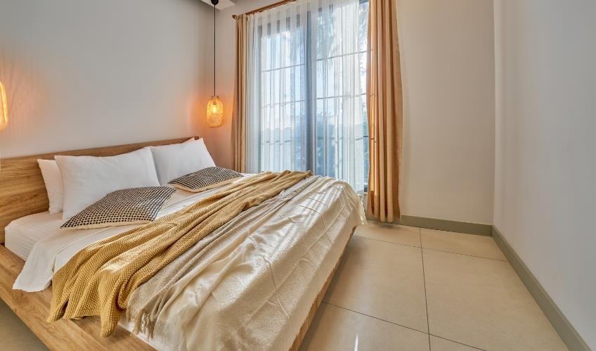 En fazla 4 yetişkin + 1 bebek (0-2 yaş) veya 3 yetişkin + 1 çocuk + 1 bebek (0-2 yaş).