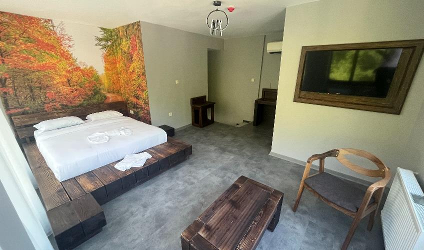 En fazla 2 yetişkin + 2 çocuk + 1 bebek (0-2 yaş) veya 1 yetişkin + 2 çocuk + 1 bebek (0-2 yaş).