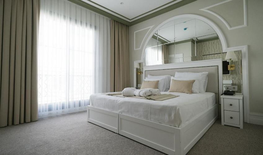 En fazla 2 yetişkin.