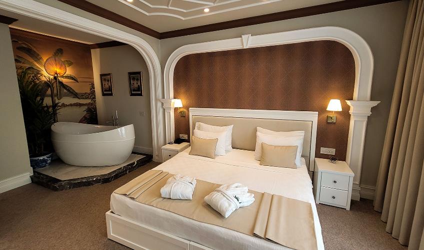 En fazla 2 yetişkin.