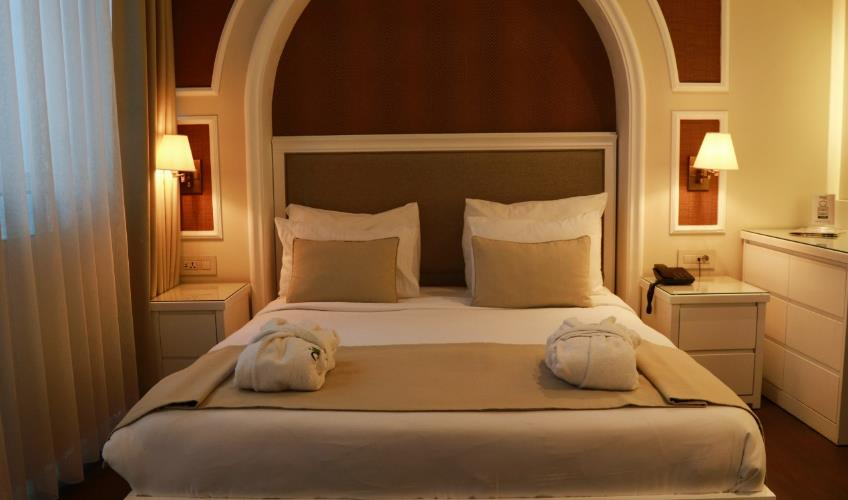 En fazla 2 yetişkin.