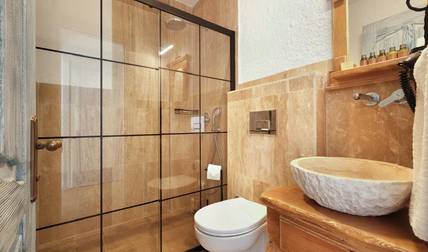 En fazla 2 yetişkin.