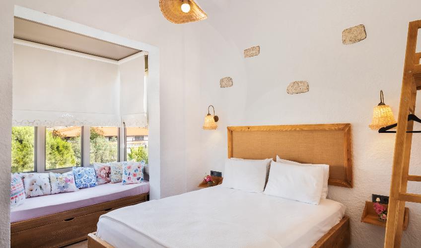 En fazla 2 yetişkin.