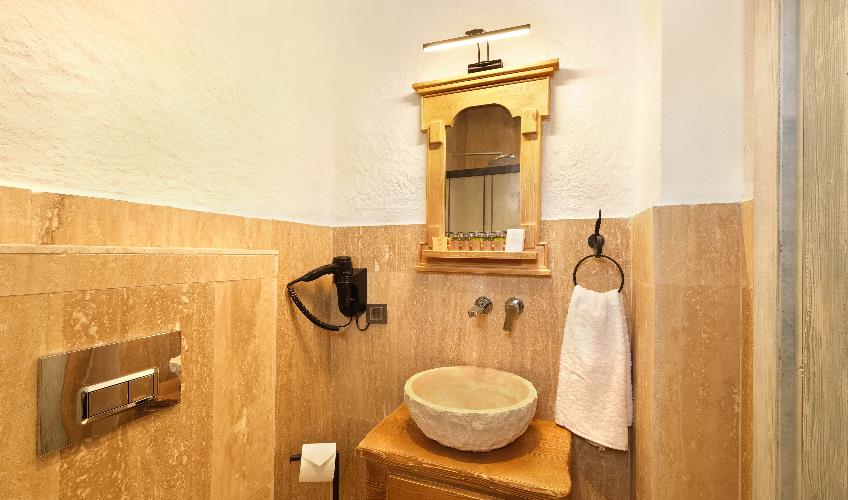 En fazla 2 yetişkin.