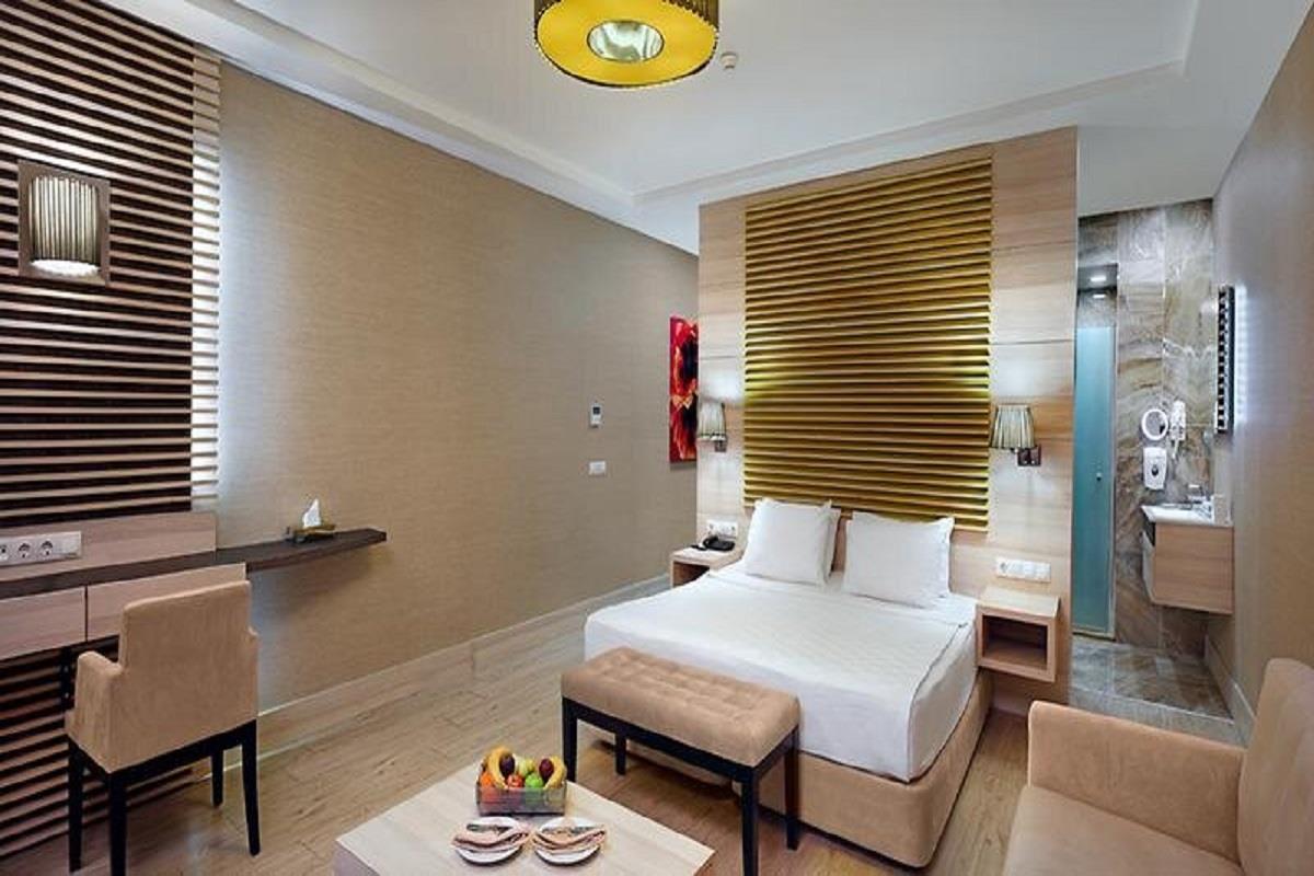 En fazla 2 yetişkin + 1 çocuk veya 1 yetişkin + 1 çocuk.