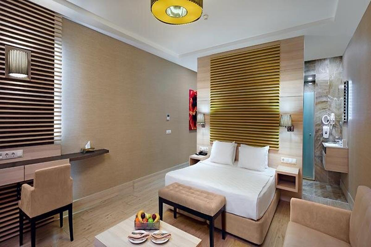 En fazla 2 yetişkin.