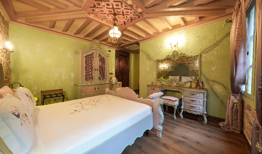 En fazla 2 yetişkin.