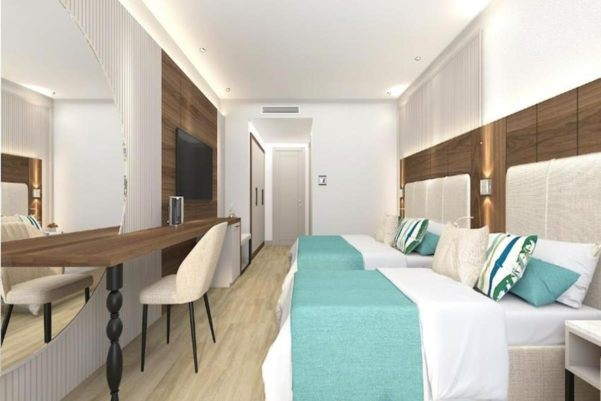 En fazla 3 yetişkin + 1 bebek (0-2 yaş).