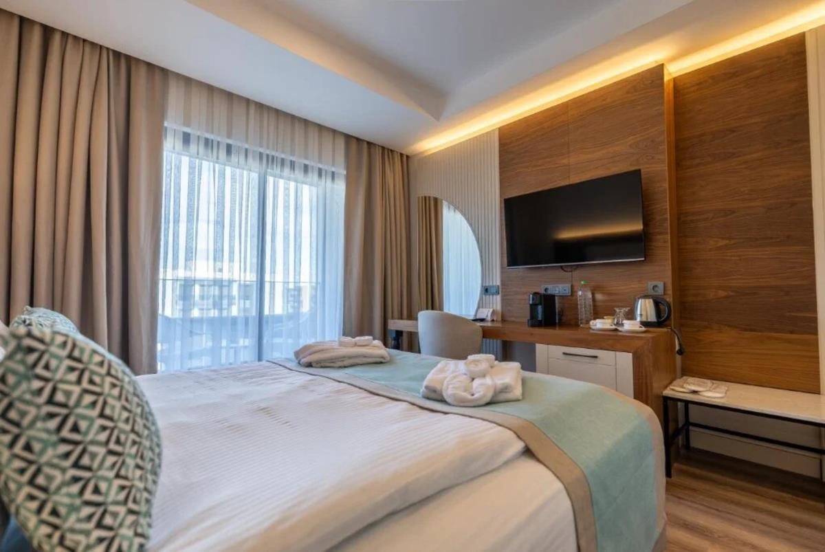 En az 2 yetişkin, En fazla 4 yetişkin veya 3 yetişkin + 1 çocuk.