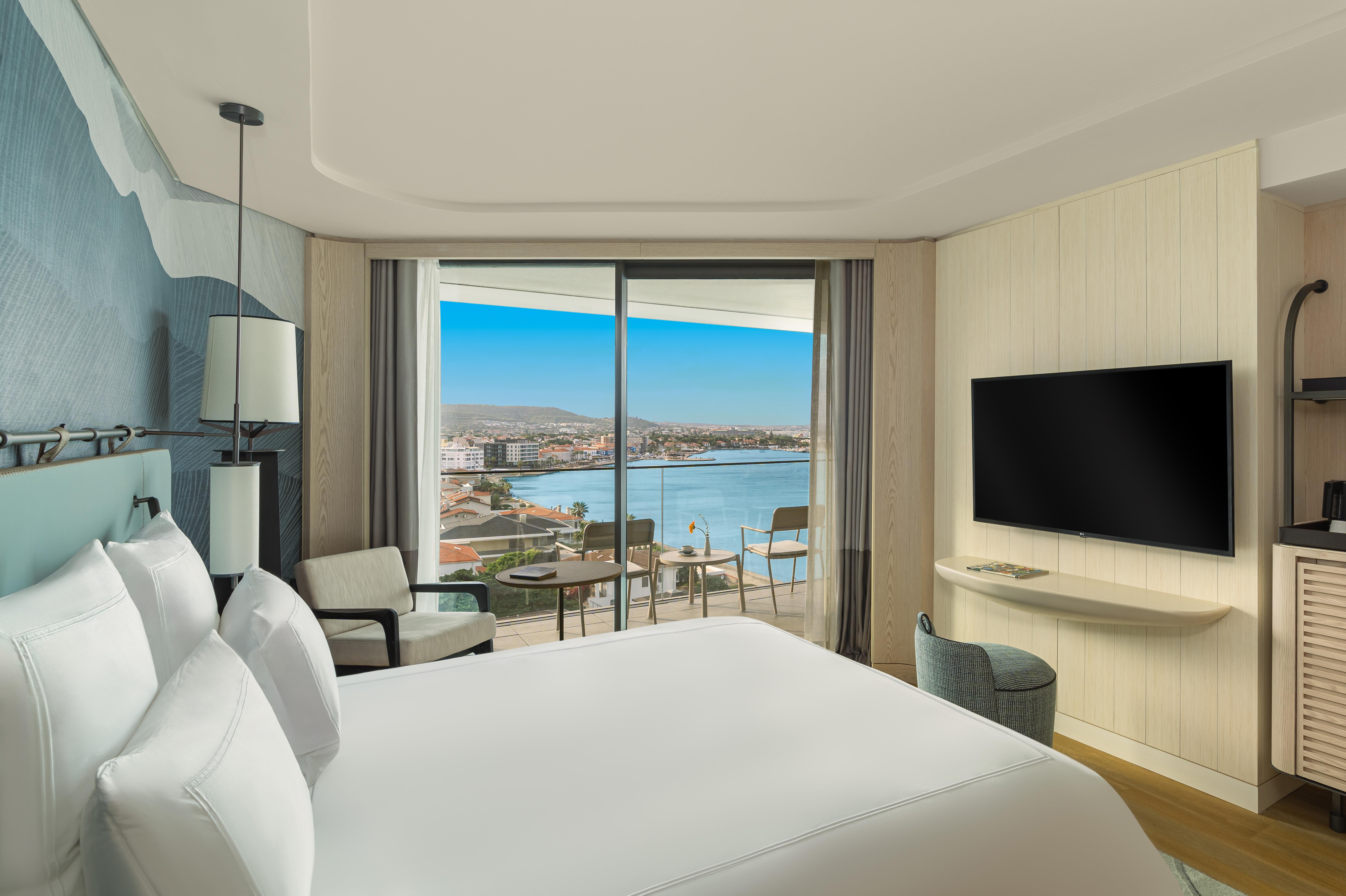 En fazla 3 yetişkin veya 2 yetişkin + 1 çocuk.