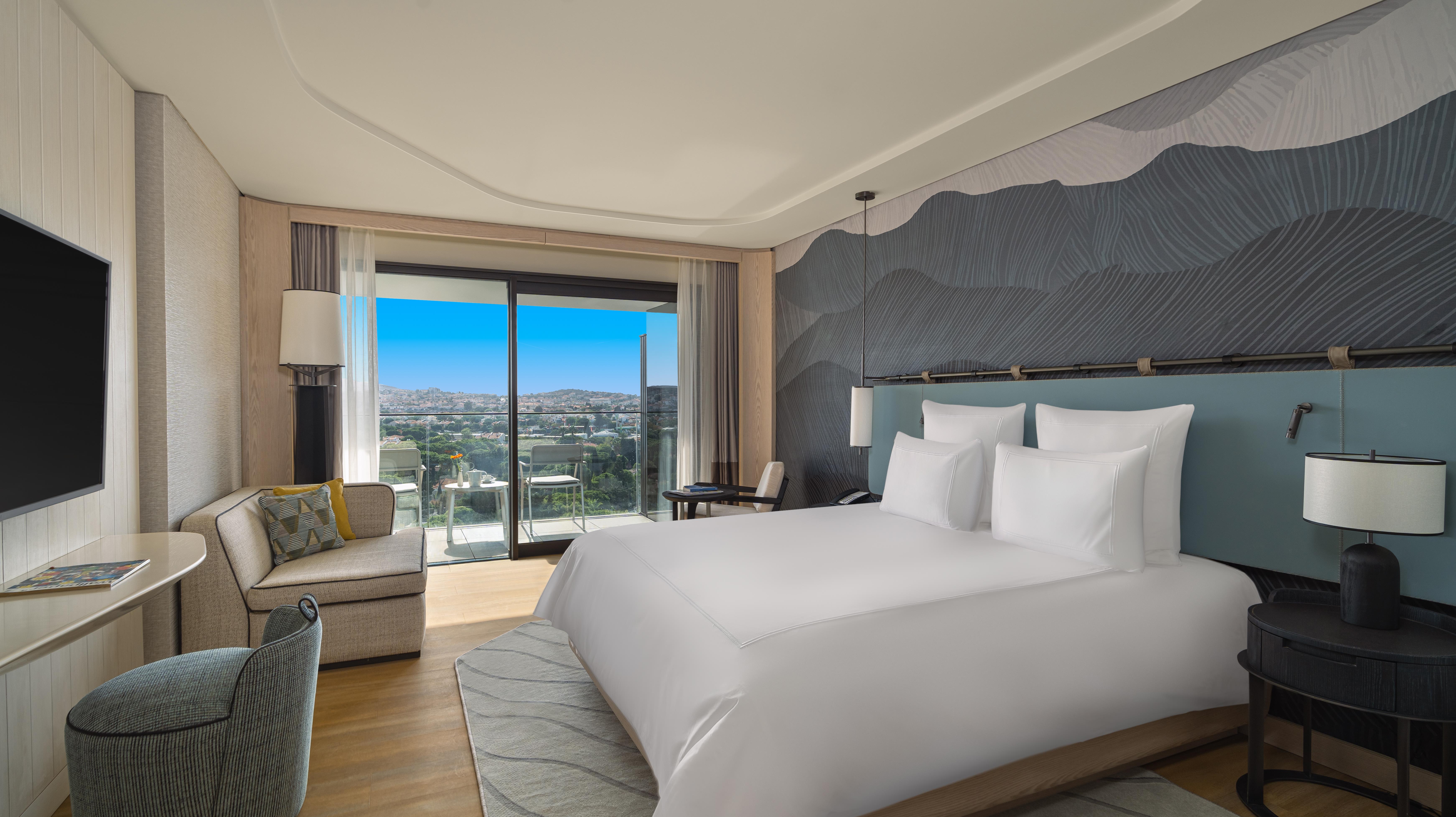 En fazla 3 yetişkin veya 2 yetişkin + 1 çocuk.