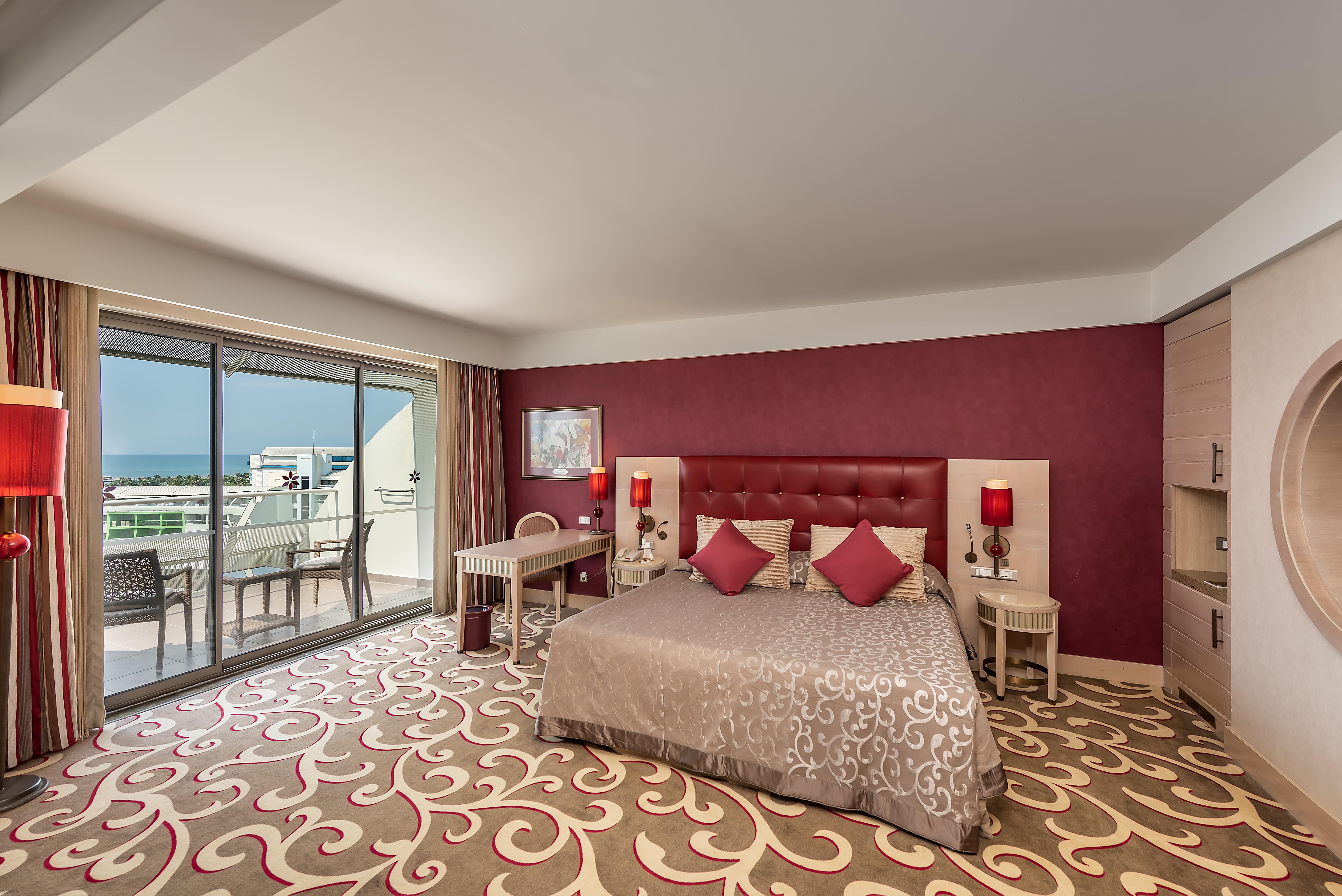 En fazla 3 yetişkin veya 2 yetişkin + 2 çocuk.