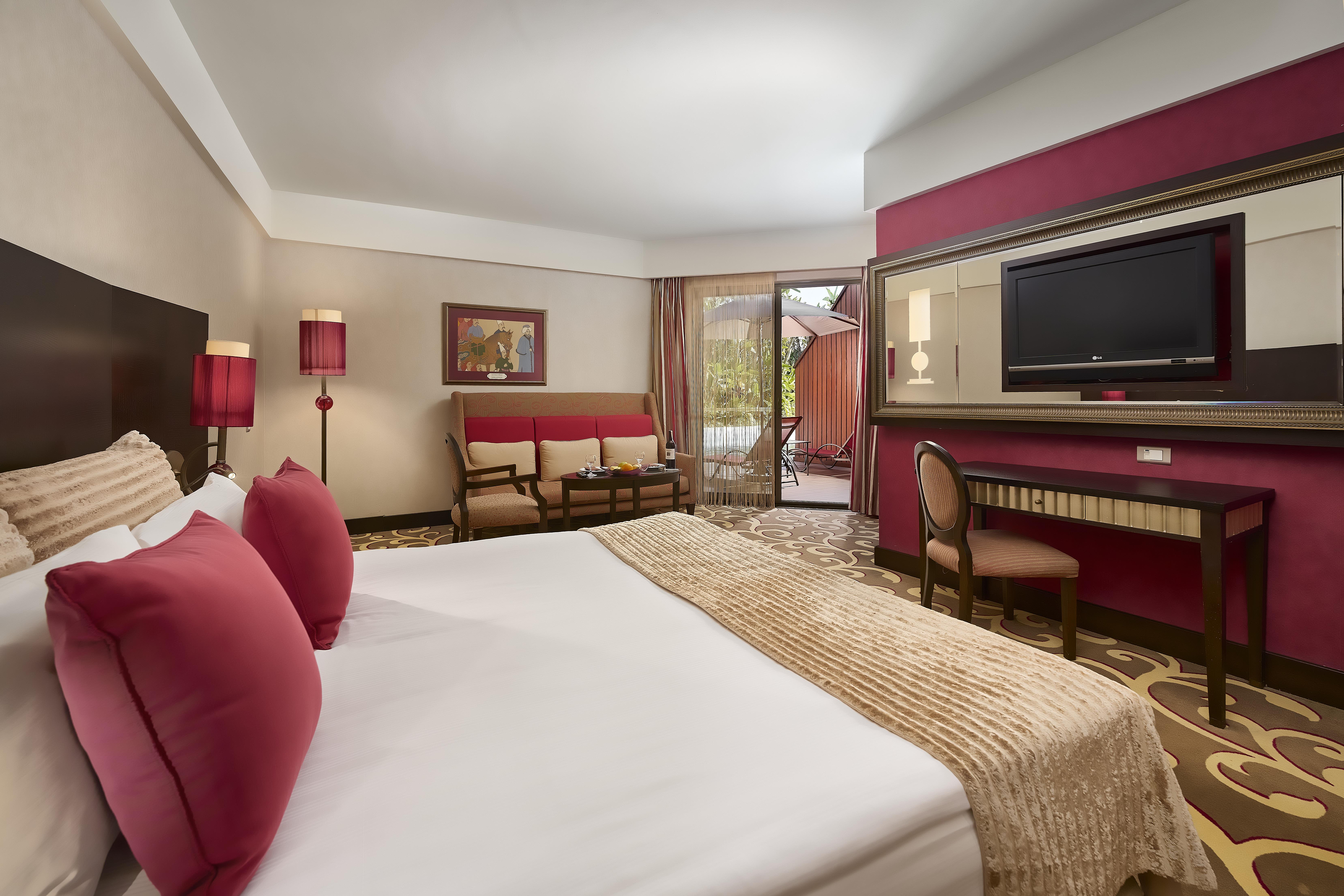 En az 3 yetişkin, En fazla 4 yetişkin + 2 çocuk veya 3 yetişkin + 2 çocuk.