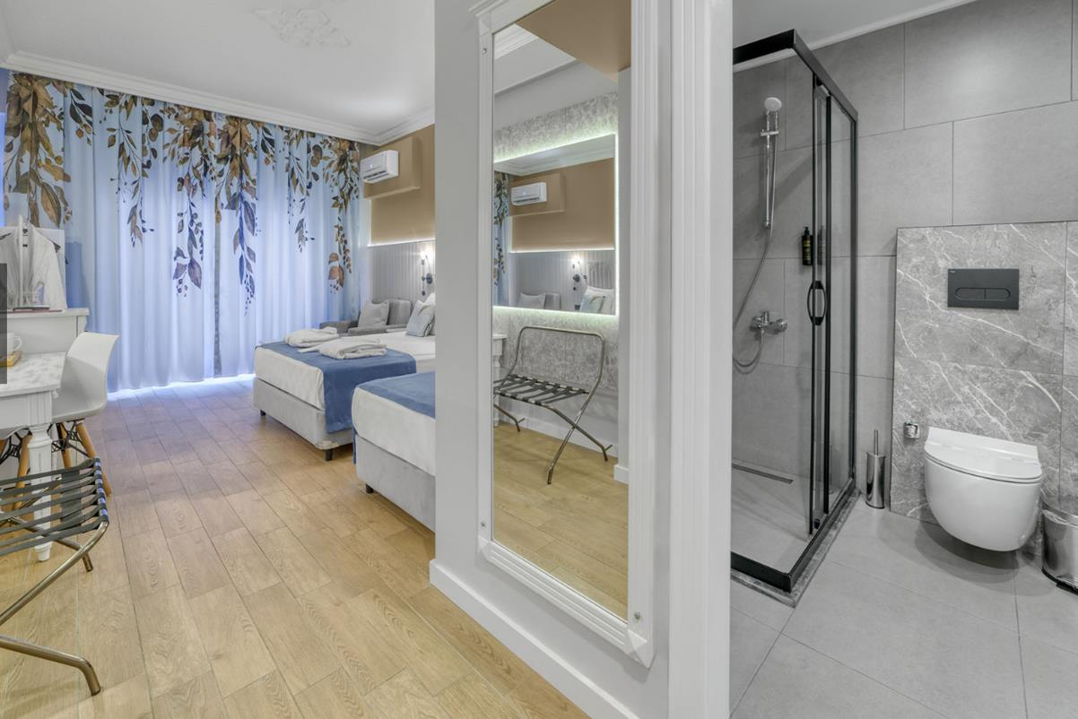 En fazla 3 yetişkin + 1 çocuk veya 2 yetişkin + 2 çocuk.