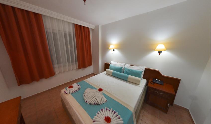 En az 2 yetişkin, En fazla 4 yetişkin veya 3 yetişkin + 1 çocuk.