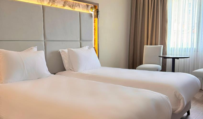 En fazla 2 yetişkin.