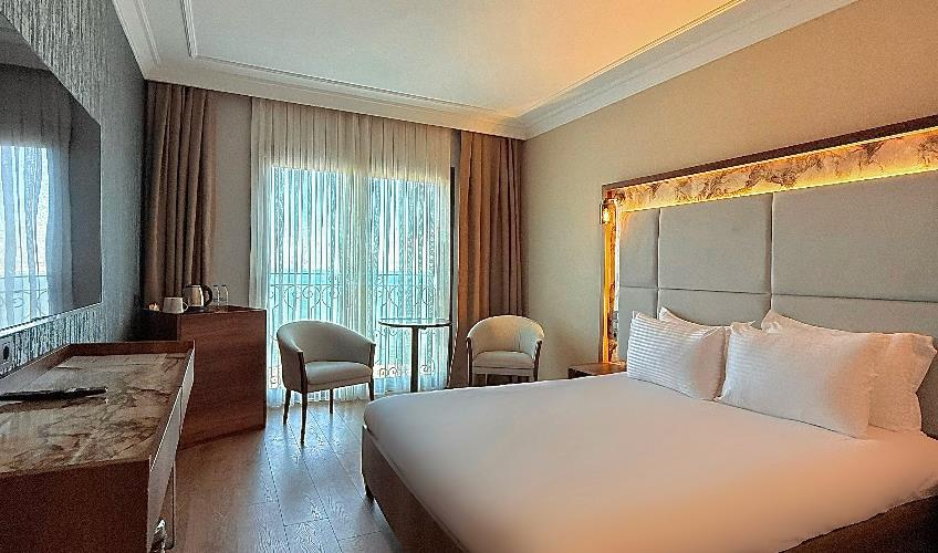 En fazla 2 yetişkin.