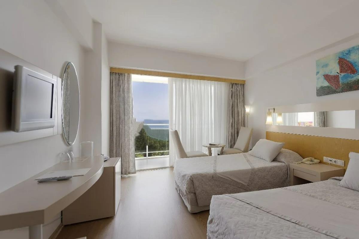 En fazla 2 yetişkin + 1 çocuk veya 1 yetişkin + 1 çocuk.