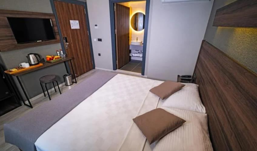 En fazla 2 yetişkin.