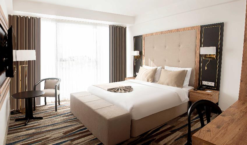 En fazla 2 yetişkin.