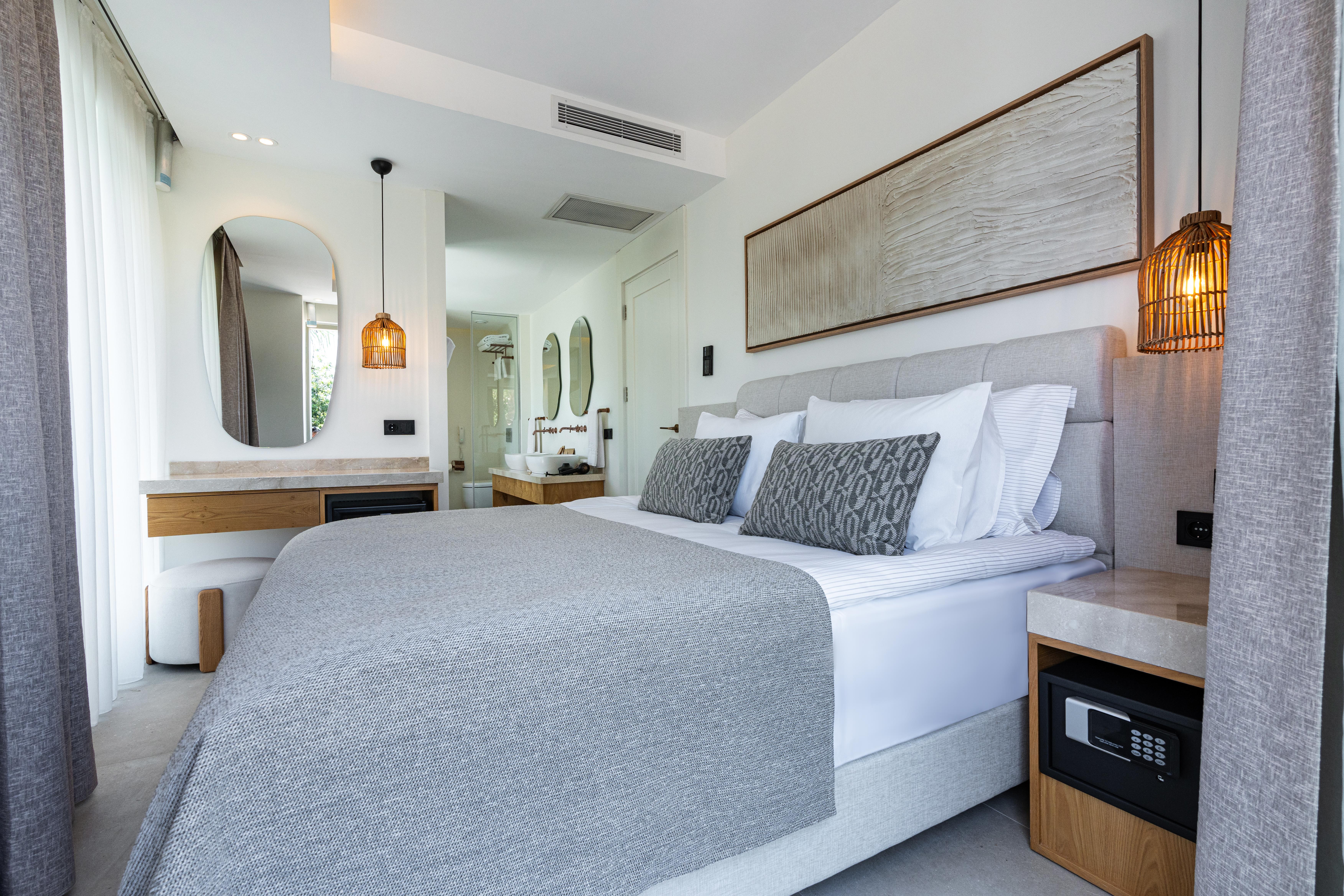 En az 4 yetişkin, En fazla 7 yetişkin + 1 bebek (0-2 yaş) veya 6 yetişkin + 1 çocuk + 1 bebek (0-2 yaş).