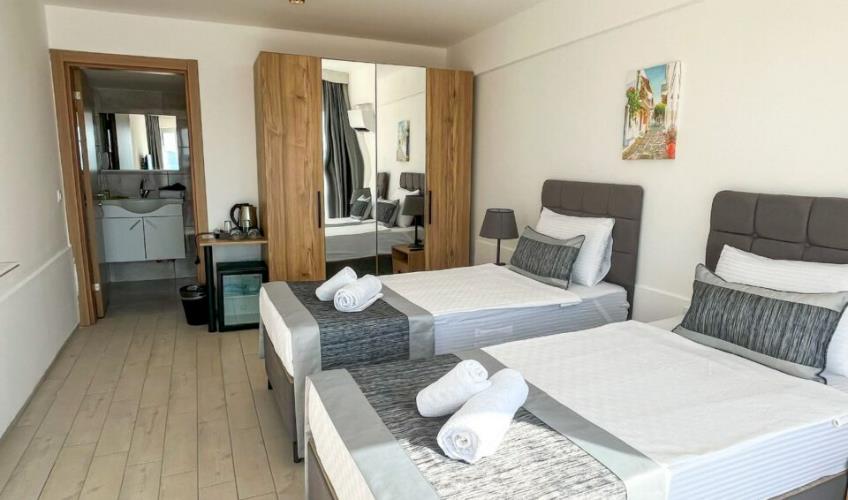 En fazla 2 yetişkin + 1 çocuk veya 1 yetişkin + 1 çocuk.