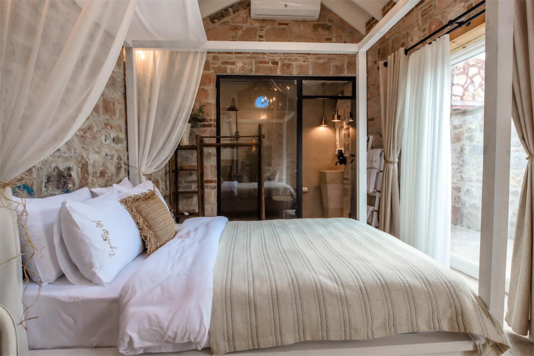 En fazla 2 yetişkin.