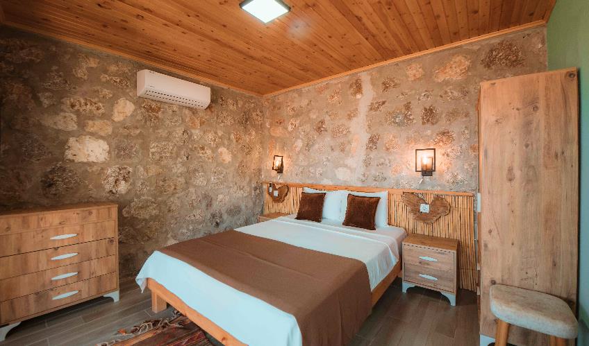 En fazla 2 yetişkin.