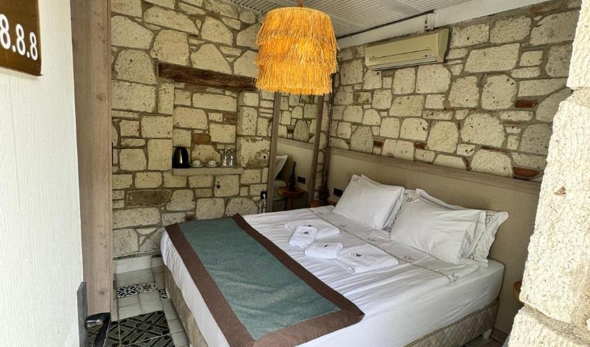 En fazla 2 yetişkin.