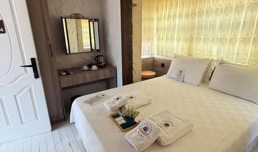 En fazla 2 yetişkin.