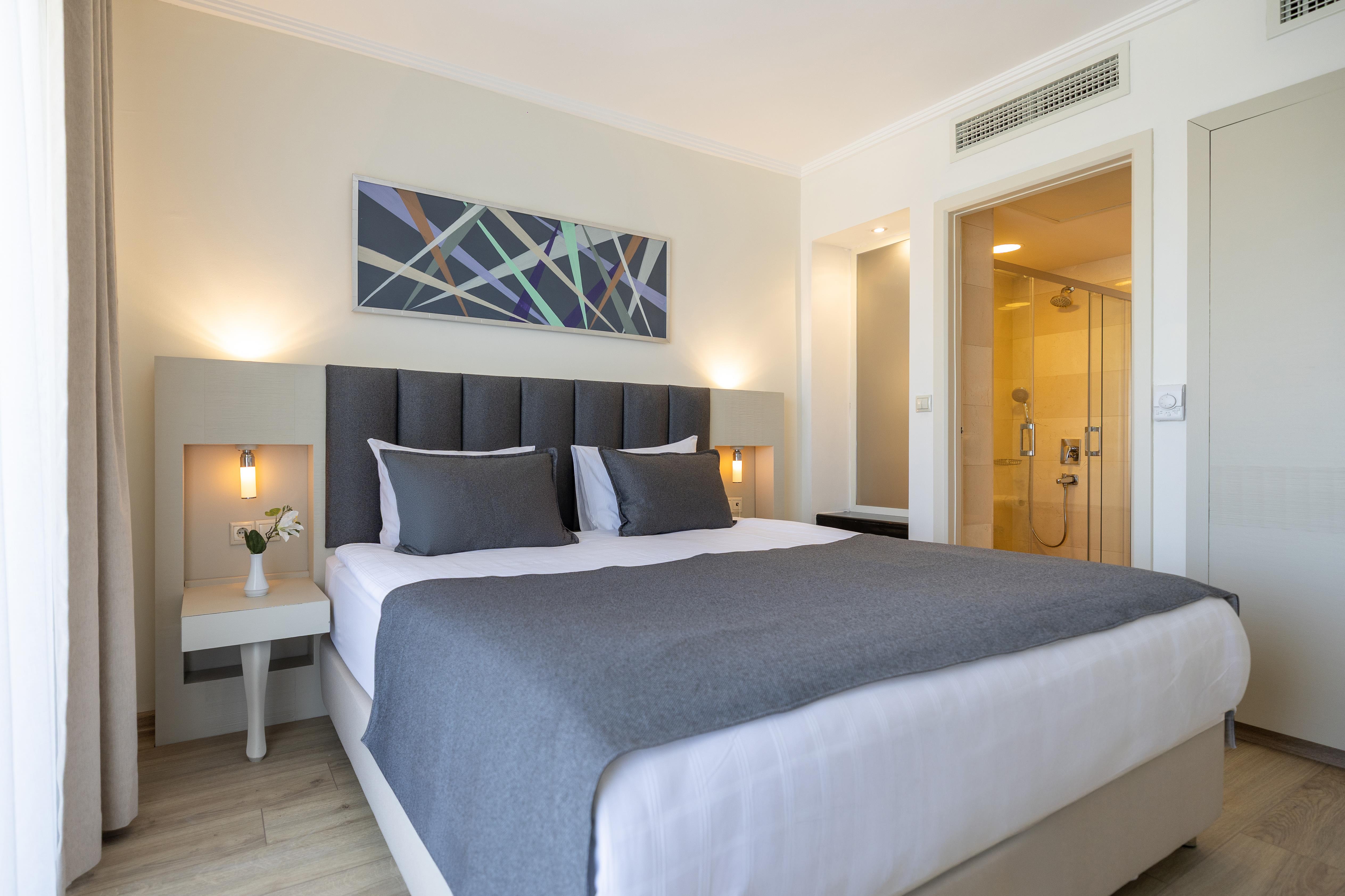 En az 2 yetişkin, En fazla 3 yetişkin veya 2 yetişkin + 2 çocuk.