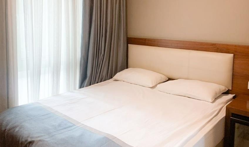 En fazla 2 yetişkin + 1 bebek (0-2 yaş).