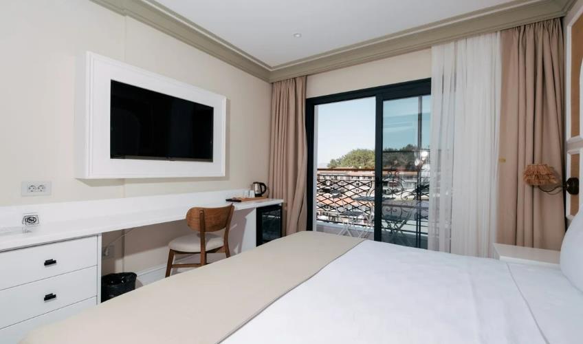 En fazla 2 yetişkin.