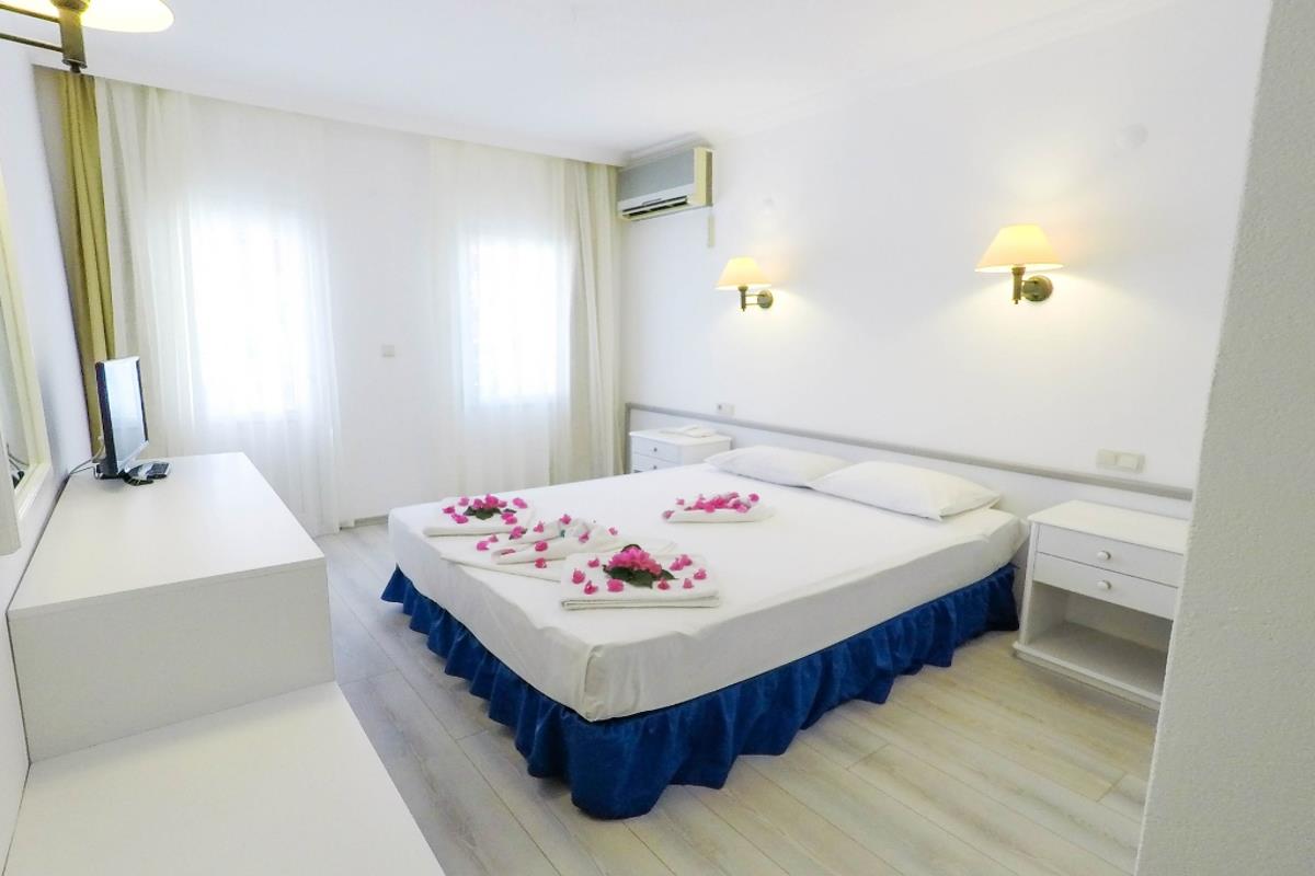 En fazla 3 yetişkin veya 2 yetişkin + 1 çocuk.