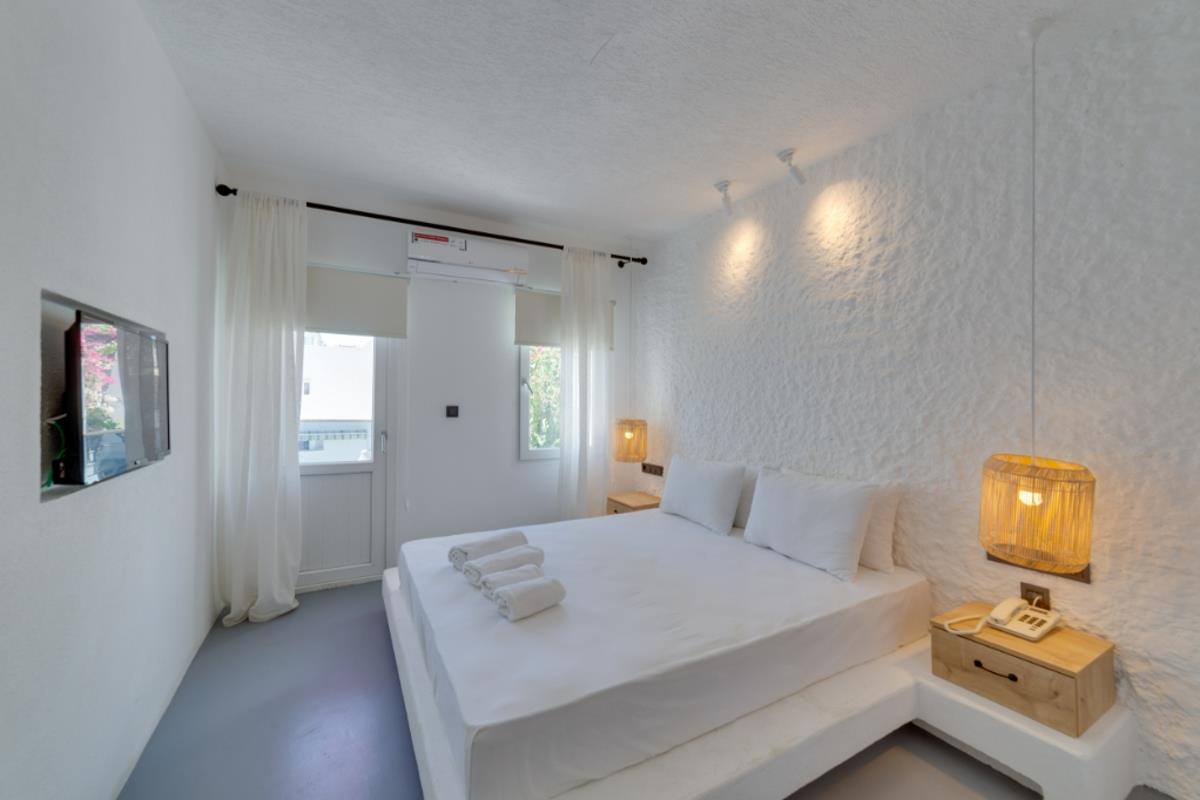 En fazla 2 yetişkin.