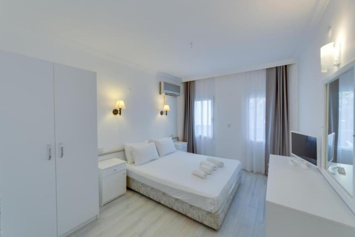 En fazla 3 yetişkin veya 2 yetişkin + 1 çocuk.