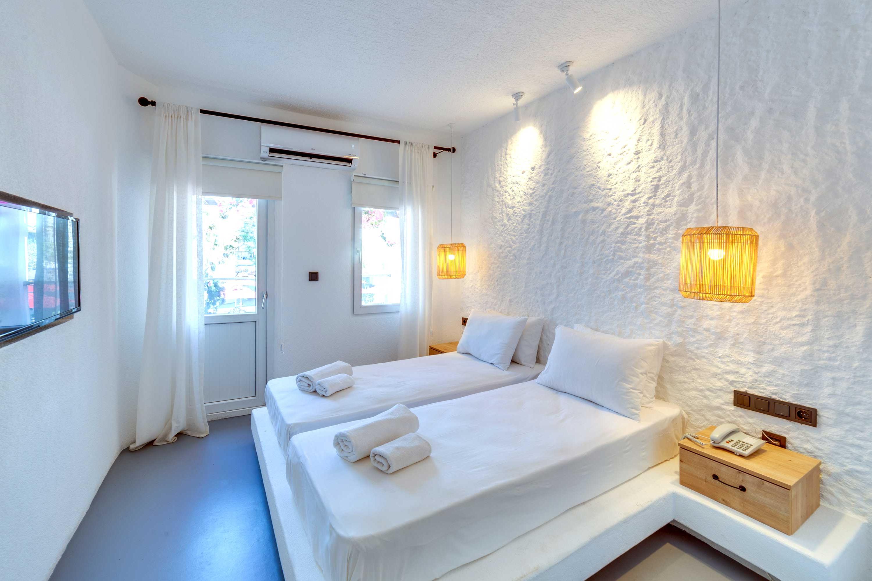 En fazla 2 yetişkin.