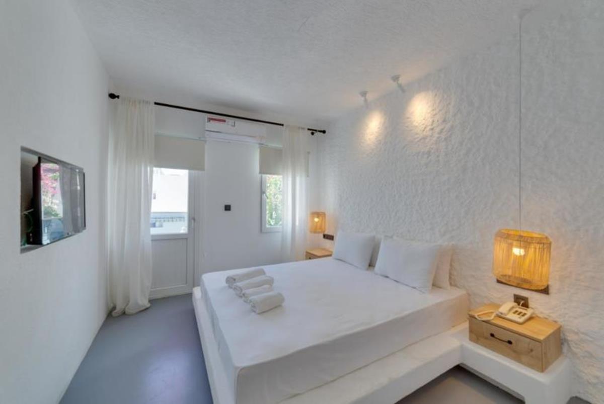 En fazla 3 yetişkin veya 2 yetişkin + 1 çocuk.