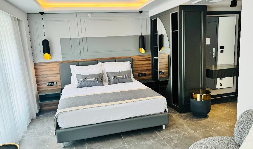 En fazla 2 yetişkin.