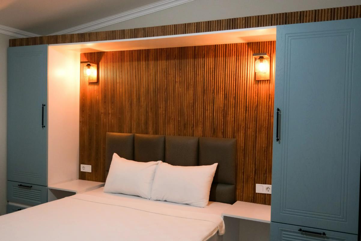 En fazla 3 yetişkin veya 2 yetişkin + 2 çocuk.