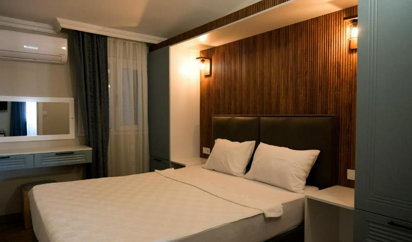 En fazla 4 yetişkin.