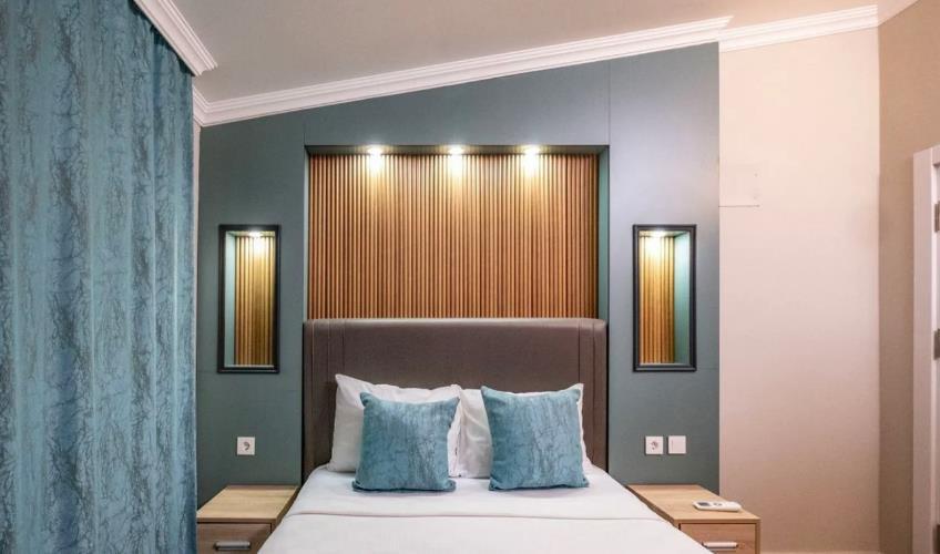 En fazla 2 yetişkin + 1 çocuk veya 1 yetişkin + 1 çocuk.