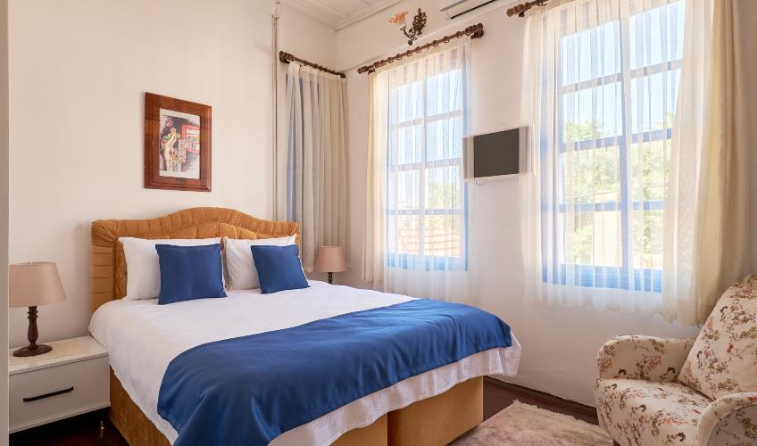 En fazla 2 yetişkin.